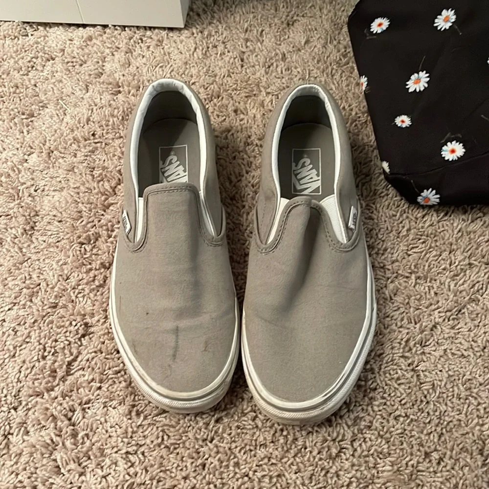 Vans - Picture 1 of 4
